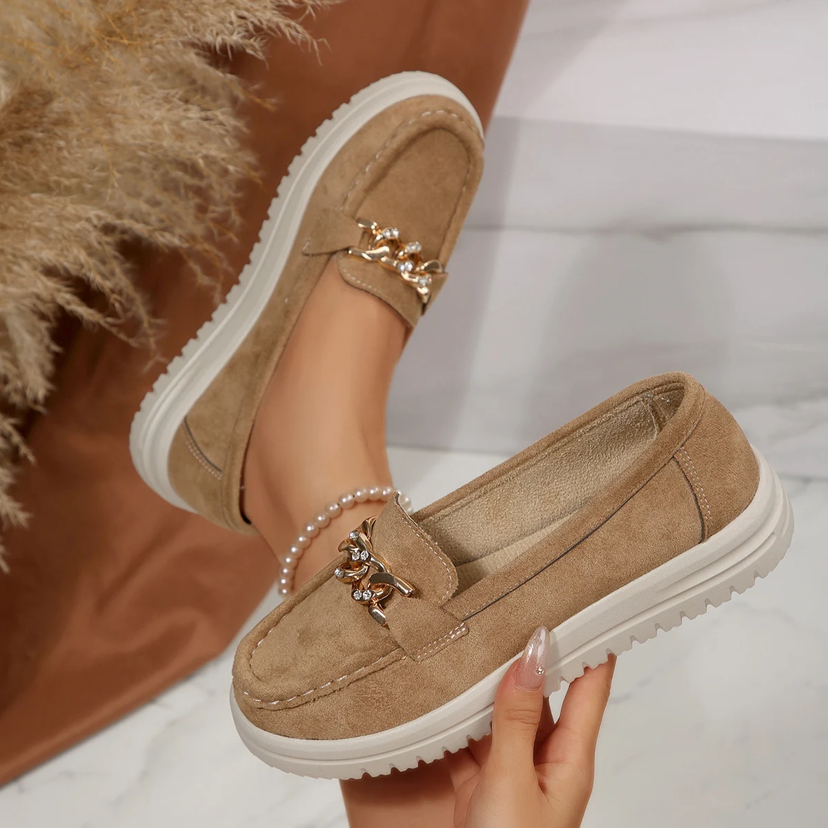 Street Fashion Rome 2025 - Femmes chaussures plates mocassins 2025 nouveau