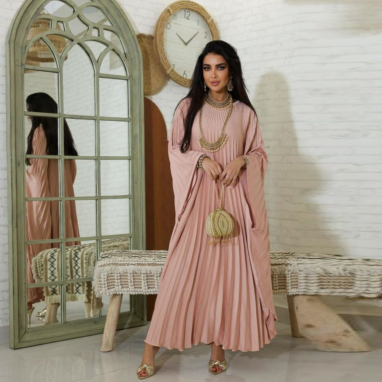 Robe Abaya plissée à grand our - Street Fashion Dubai avis et prix