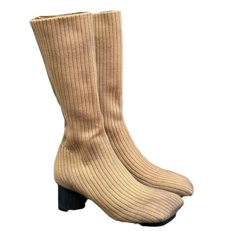 Chaussettes à talons hauts éla - Street Fashion Rome 2025 avis et prix