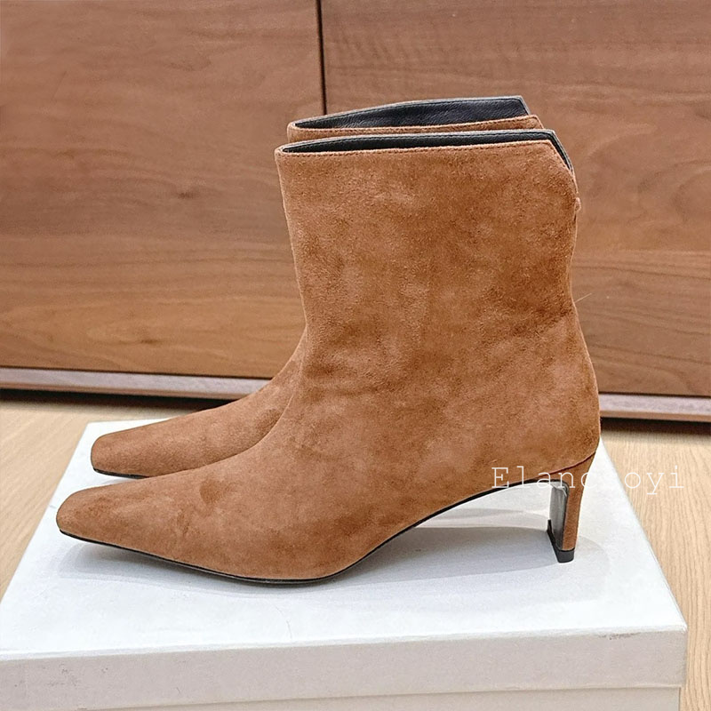 Bottes courtes femmes en cuir  - Street Fashion Rome 2025 avis et prix