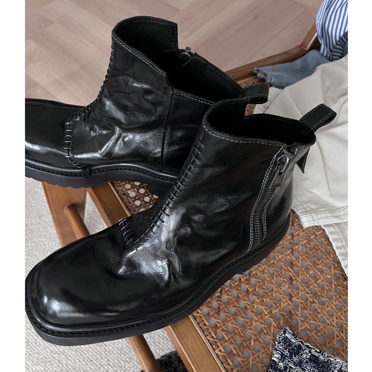 Bottes de Luxe à Talons Épais  - Street Fashion Rome 2025 avis et prix