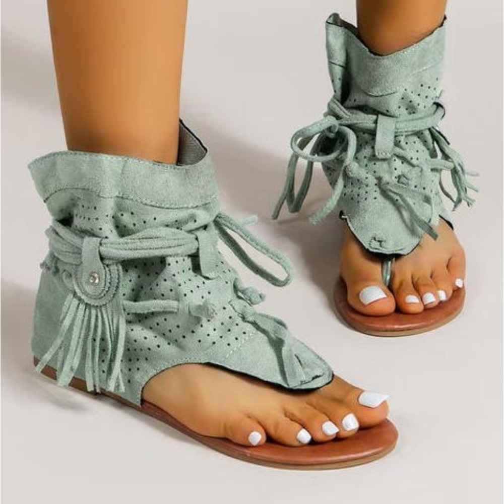 Nouvelles sandales rétro pour  - Street Fashion Rome 2026 avis et prix